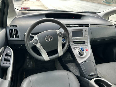 2013 Toyota Prius Plug-in Hybrid Advanced
