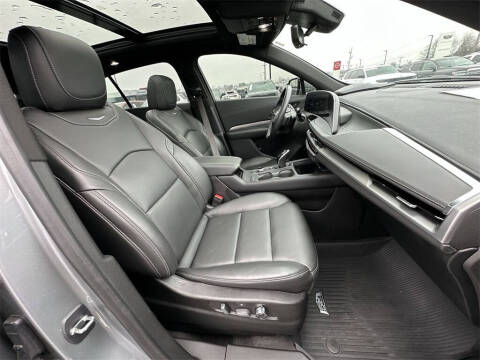 2024 Cadillac XT4 Premium Luxury