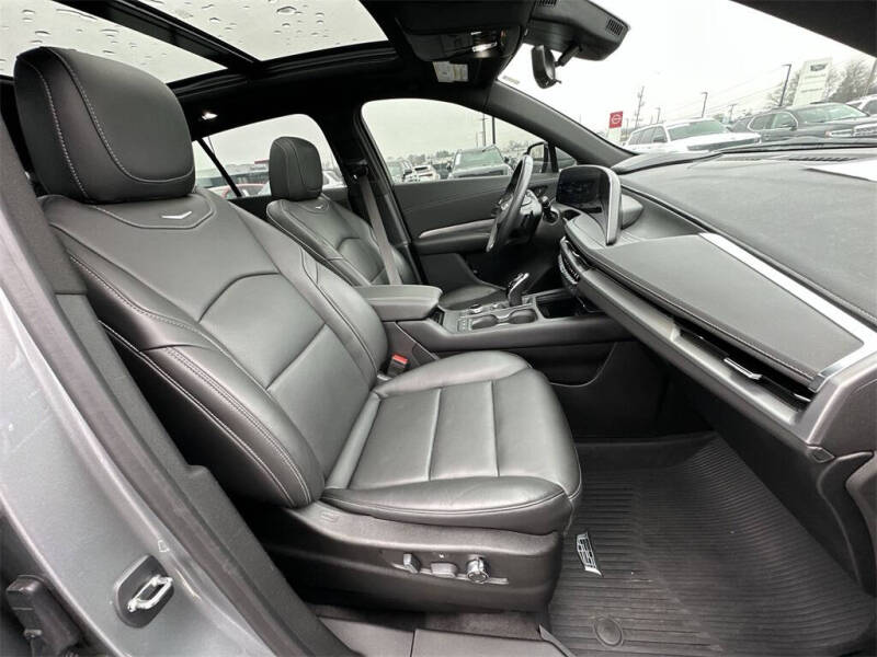 2024 Cadillac XT4 Premium Luxury