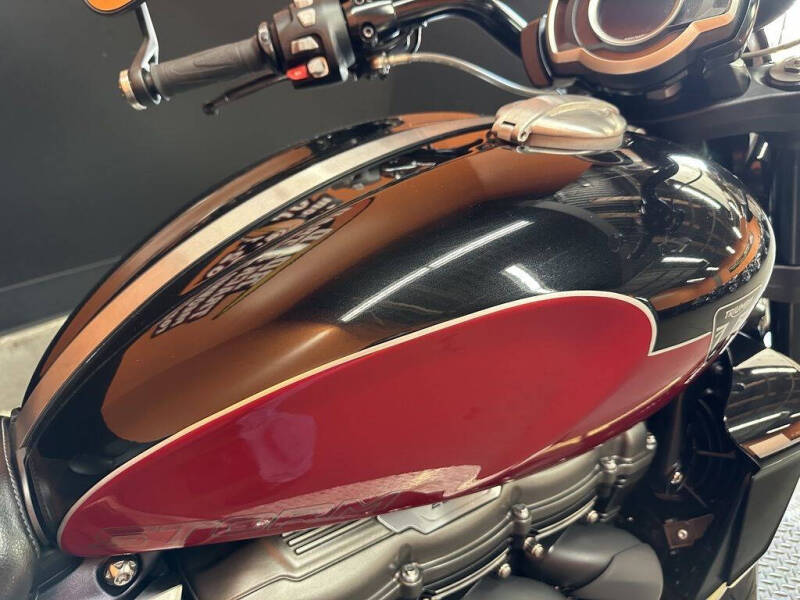 2025 Triumph Rocket 3 Storm GT Sapphire Bla