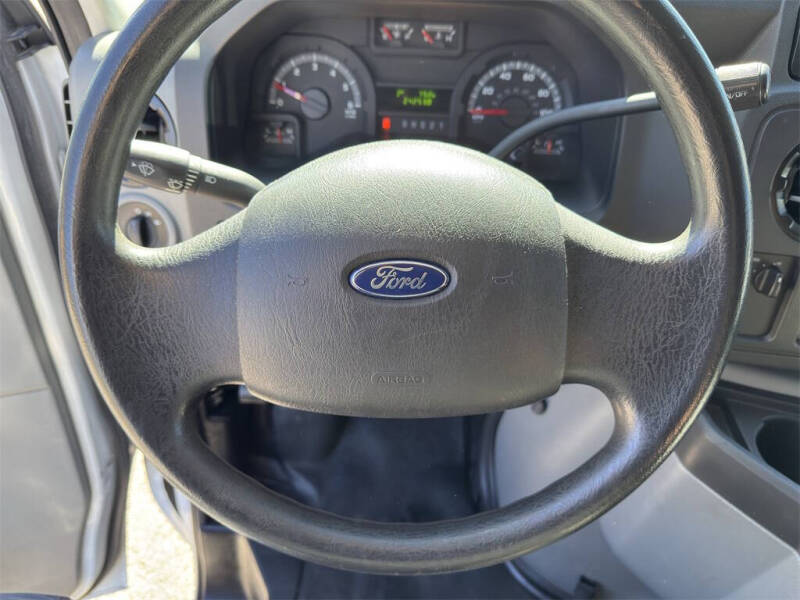 2013 Ford E-Series E-350 SD