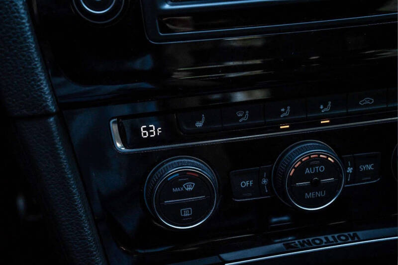 2016 Volkswagen Golf R 4Motion