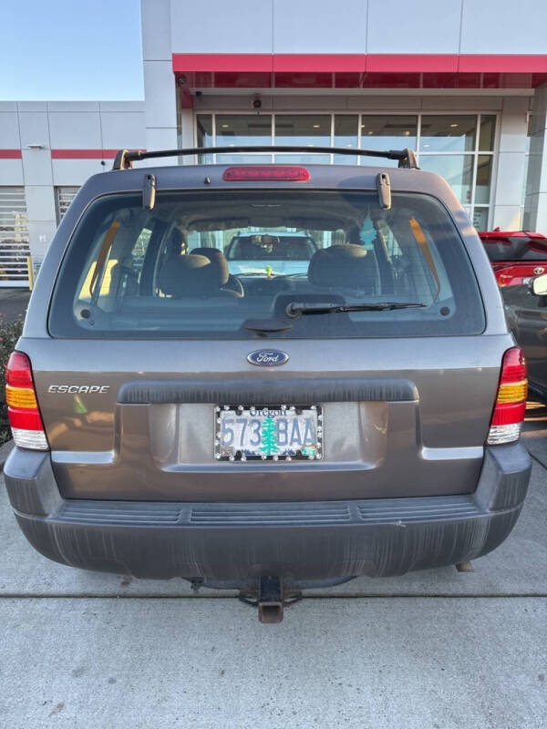 2004 Ford Escape XLS Value
