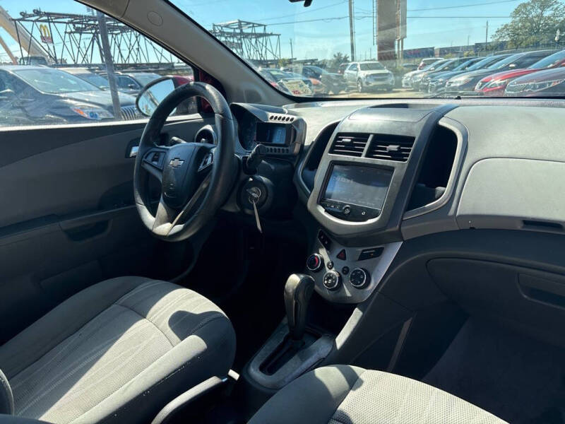 2015 Chevrolet Sonic LT Auto