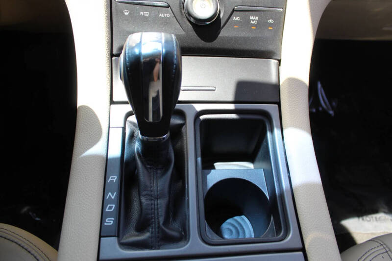 2018 Ford Taurus SEL