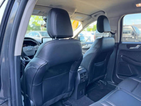 2020 Ford Escape SEL