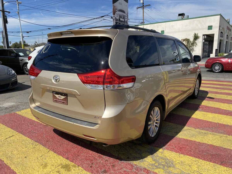 2011 Toyota Sienna