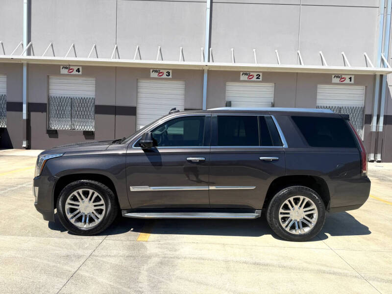 2016 Cadillac Escalade Standard