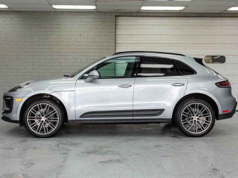 2024 Porsche Macan T