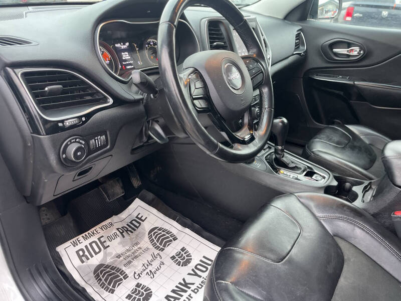 2019 Jeep Cherokee Latitude Plus