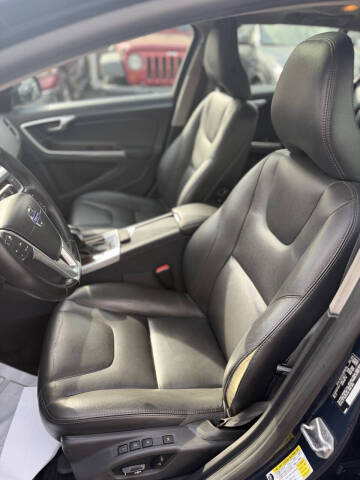 2015 Volvo V60 T5 Platinum