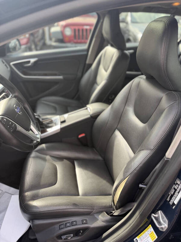 2015 Volvo V60 T5 Platinum