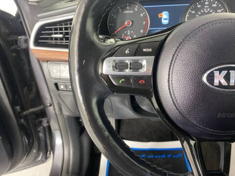 2018 Kia Cadenza Technology