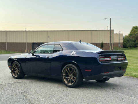 2015 Dodge Challenger SXT Plus