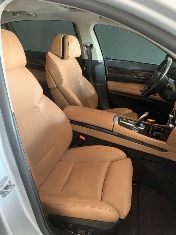 2012 BMW 7 Series 740Li