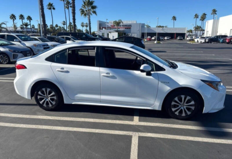 2020 Toyota Corolla Hybrid LE