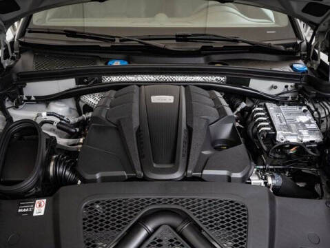 2025 Porsche Macan S