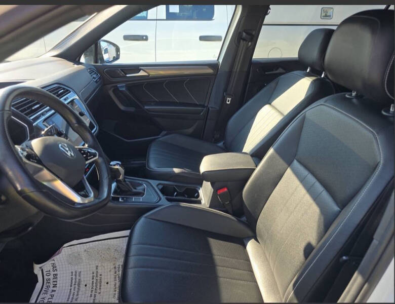 2023 Volkswagen Tiguan SE R-Line Black