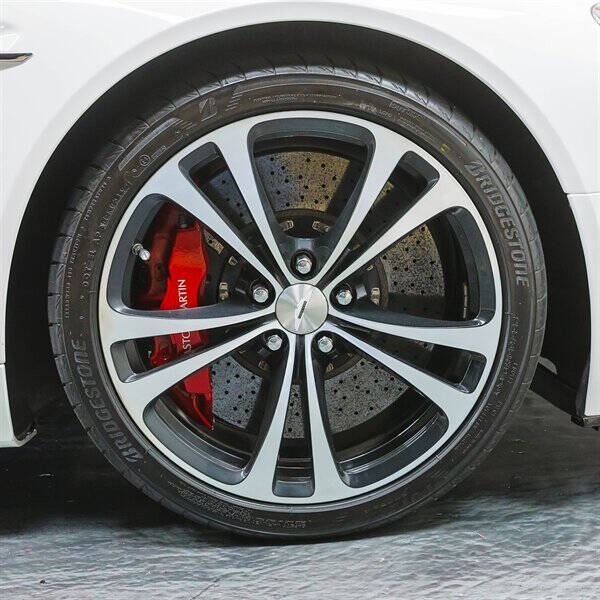 2011 Aston Martin V12 Vantage