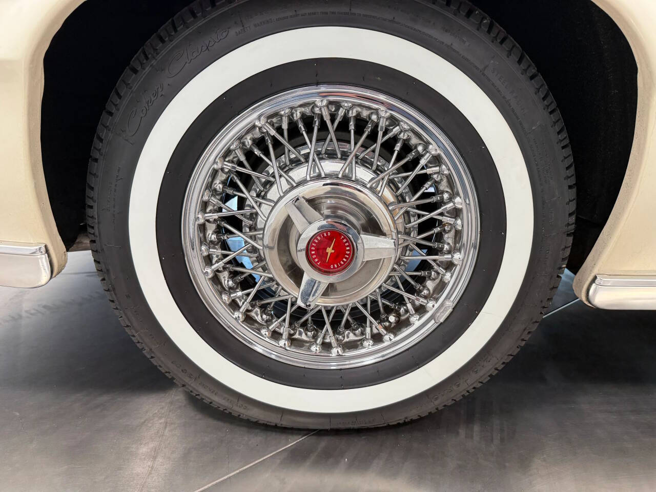 1967 Ford Thunderbird 30