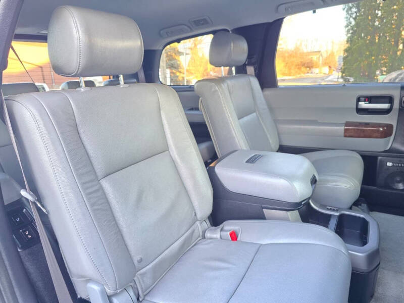 2011 Toyota Sequoia Platinum