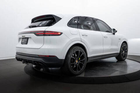 2022 Porsche Cayenne E-Hybrid Platinum Edition
