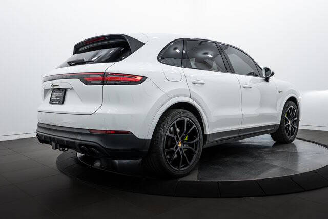 2022 Porsche Cayenne E-Hybrid Platinum Edition