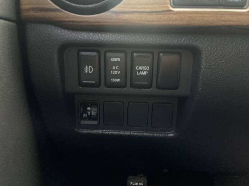 2017 Nissan Titan SL