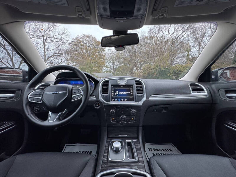 2020 Chrysler 300 Touring