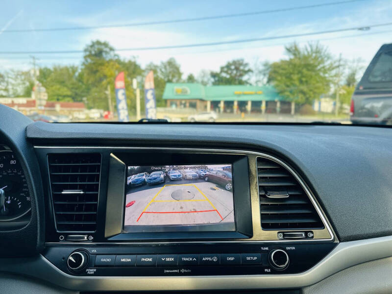 2018 Hyundai Elantra SEL