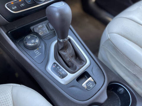 2017 Jeep Cherokee Overland