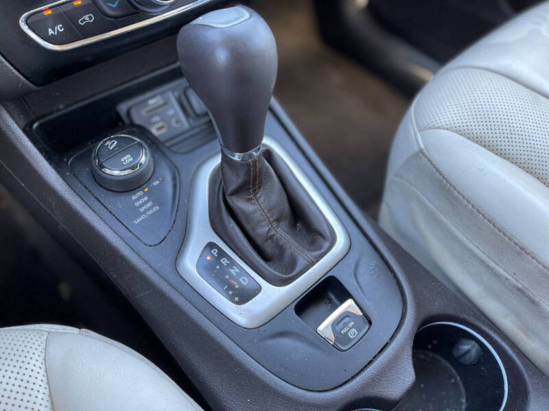 2017 Jeep Cherokee Overland