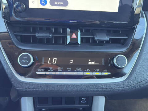 2024 Toyota Corolla Cross LE