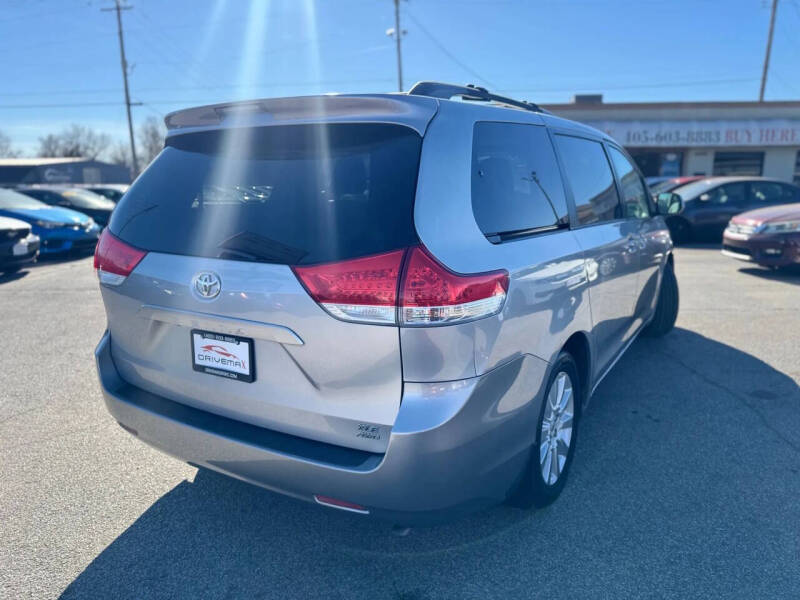 2012 Toyota Sienna
