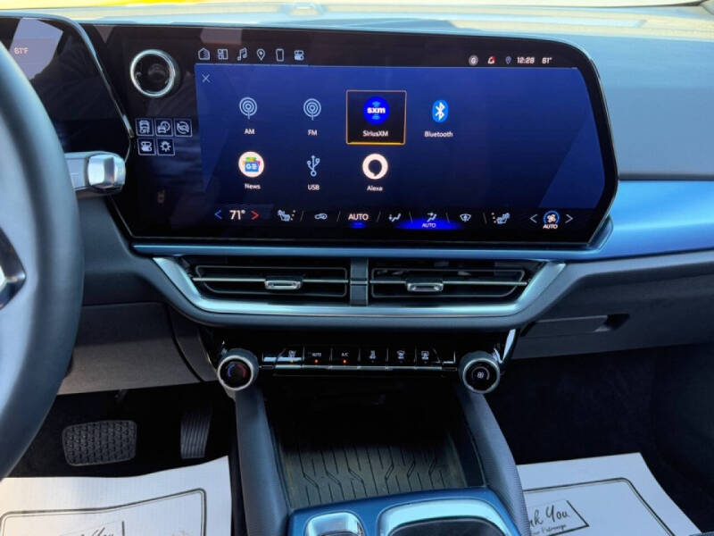 2024 Chevrolet Equinox EV LT