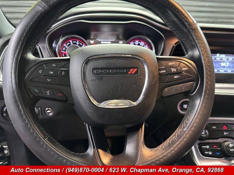 2015 Dodge Challenger SXT