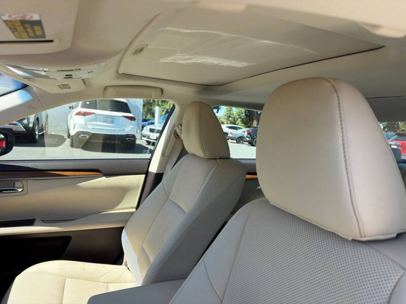 2017 Lexus ES 300h