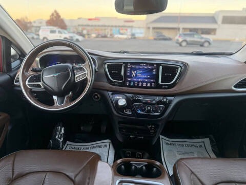 2018 Chrysler Pacifica Hybrid Limited