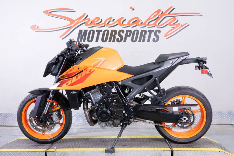 2024 KTM 990 Duke
