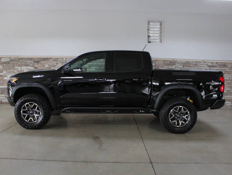 2025 Chevrolet Colorado ZR2's photo