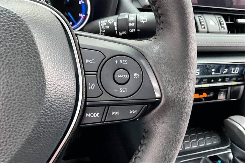 2023 Toyota RAV4 Hybrid XLE Premium