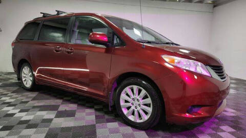 2014 Toyota Sienna LE 7-Passenger