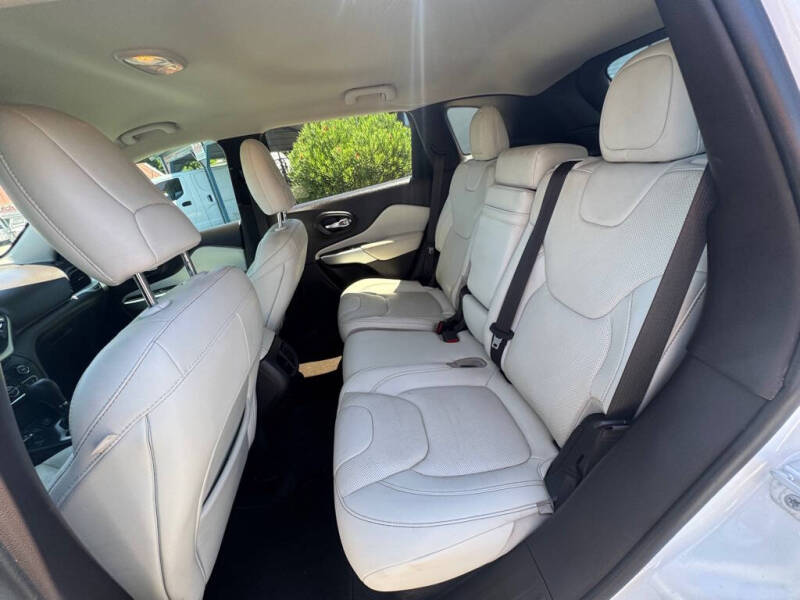 2017 Jeep Cherokee Overland