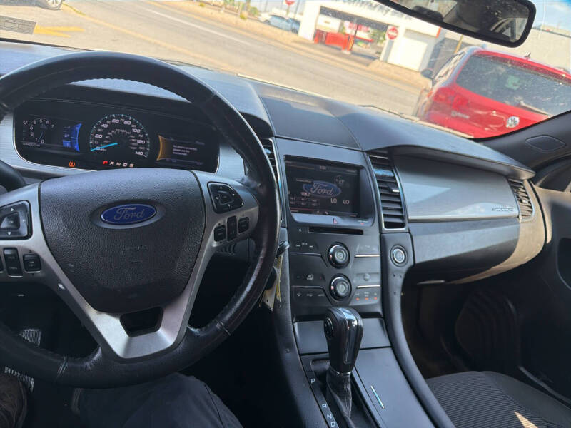 2013 Ford Taurus SEL