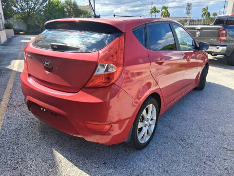 2013 Hyundai Accent SE