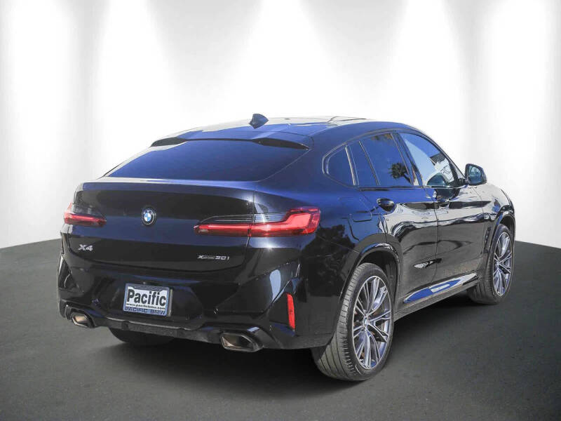 2024 BMW X4 xDrive30i