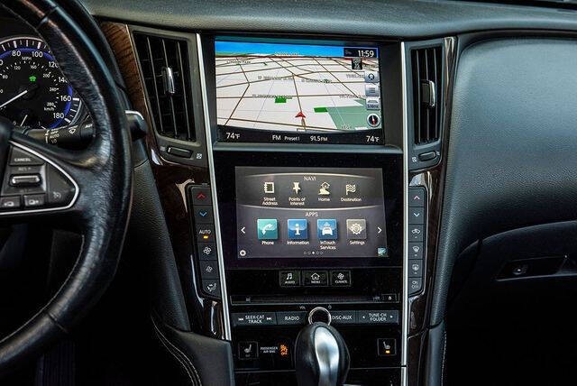 2017 Infiniti Q50 Hybrid Premium