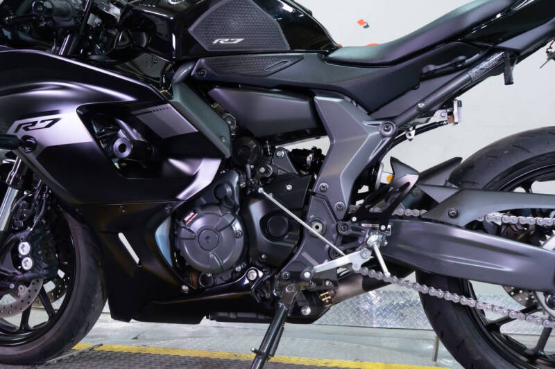 2025 Yamaha YZF-R7