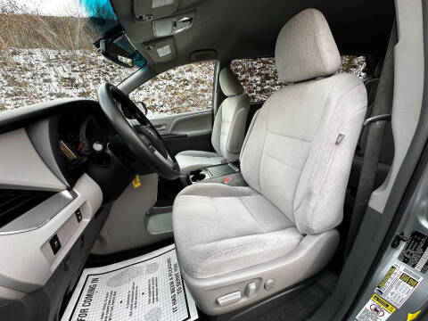 2015 Toyota Sienna LE 7-Passenger