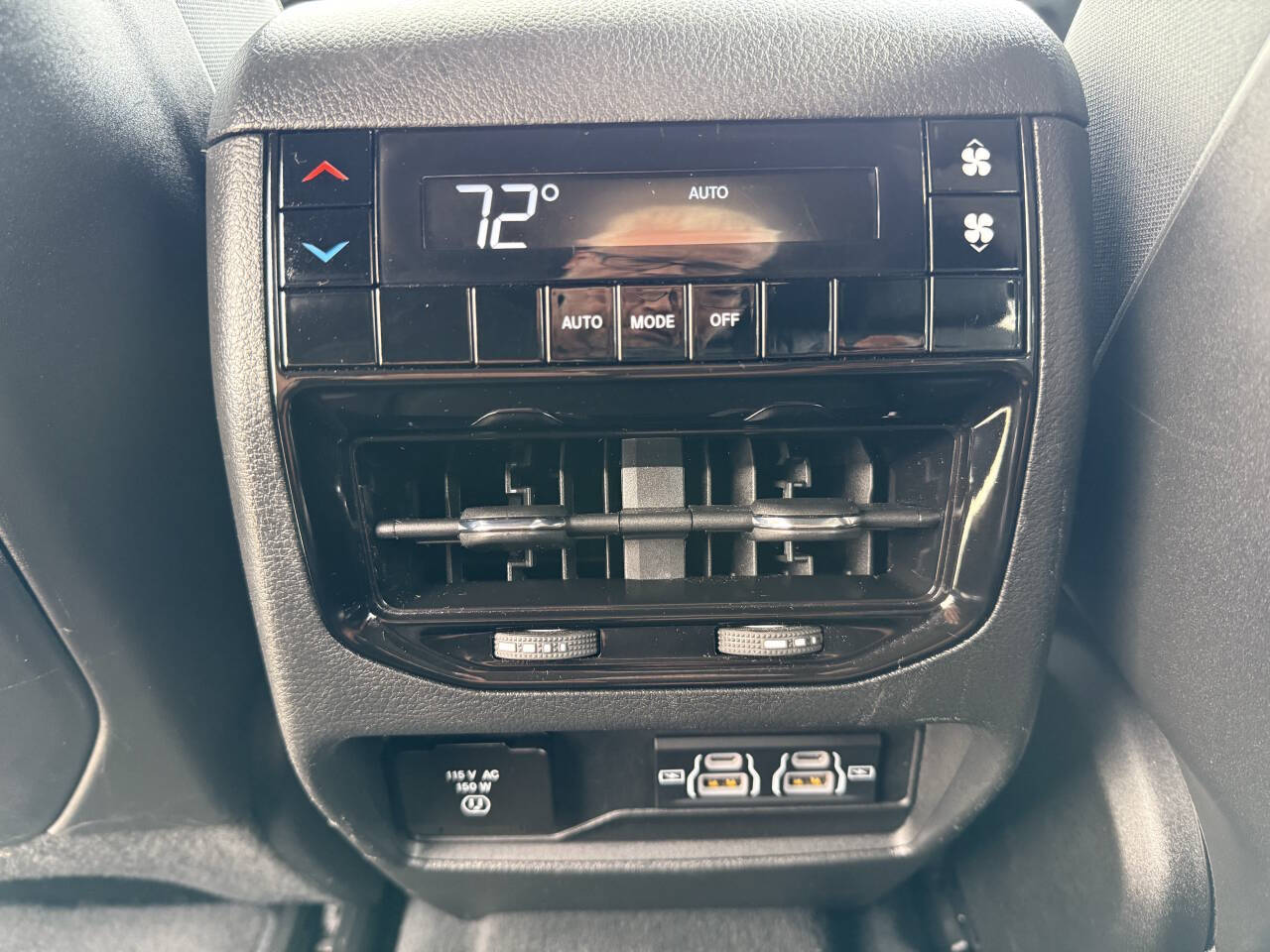 2024 Jeep Grand Cherokee Altitude photo 21